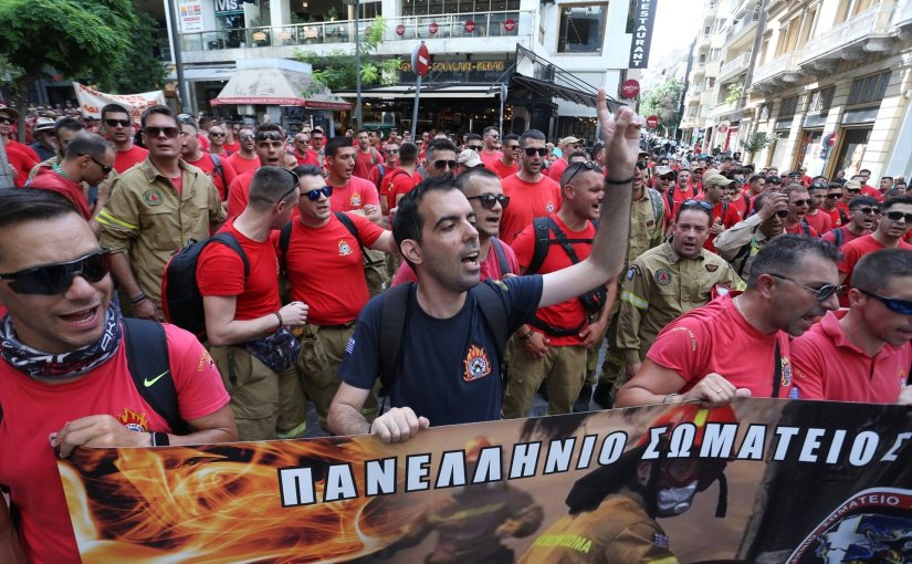 Grecia. Aprueba jornada de 13 horas. Los trabajadores responden con la&nbsp;huelga.