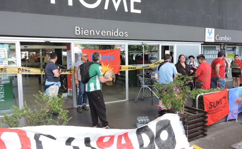 Trabajadoras y trabajadores de supermercados: vivir bajo la ley del&nbsp;chantaje