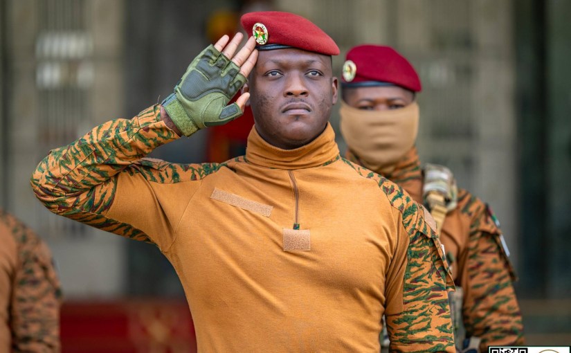 El presidente de Faso anuncia la liberación del “Manifiesto de la&nbsp;Revolución”